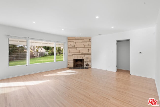 11619 Francis Pl in Los Angeles, CA - Building Photo - Building Photo