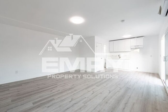 6221 Fishburn Ave in Bell, CA - Building Photo - Building Photo