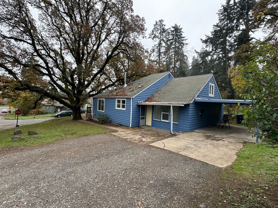 1610 Riverview St in Eugene, OR - Building Photo