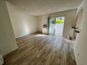 12236 Pacific Ave, Unit 02 in Los Angeles, CA - Foto de edificio - Building Photo