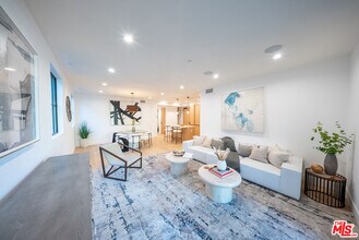 10352 Riverside Dr in Los Angeles, CA - Building Photo - Building Photo