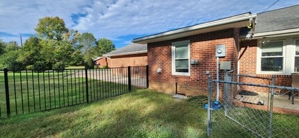 8 Fairfax Cir in Fredericksburg, VA - Building Photo - Building Photo