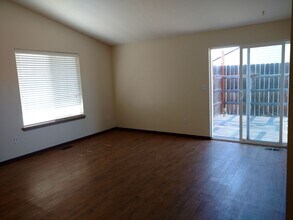 1312 SW 10th Ct in Pendleton, OR - Building Photo - Building Photo