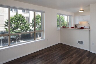 Gilmore Apartments in Seattle, WA - Foto de edificio - Building Photo