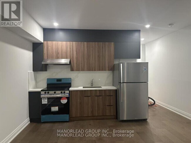 15 Persica St in Richmond Hill, ON - Building Photo - Building Photo