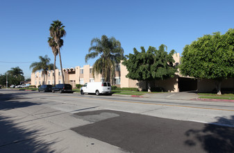 Rose Terrace Apartments in Whittier, CA - Building Photo - Building Photo