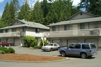 5704 Bonney Lake in Sumner, WA - Foto de edificio - Building Photo