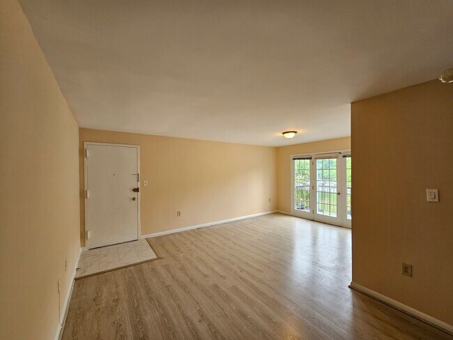 9447 Fairfax Blvd, Unit 301