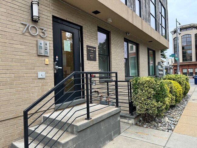 property at 703 Newton Pl NW