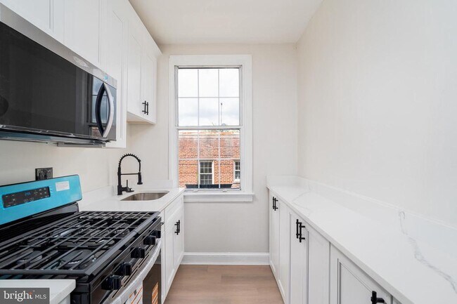 property at 1404 Tuckerman St NW