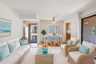 13063 Wimberly Square, Unit 114 in San Diego, CA - Building Photo