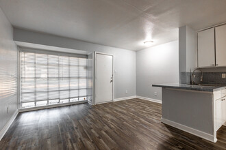 Flats at 183 in Irving, TX - Building Photo - Interior Photo