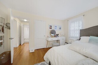 926 Massachusetts Ave in Arlington, MA - Building Photo - Building Photo