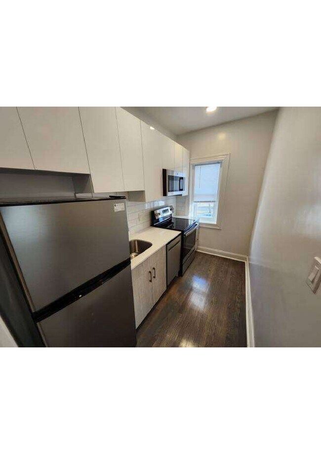 466 Park Dr, Unit 30 in Boston, MA - Foto de edificio - Building Photo