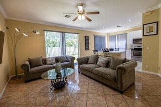 4462 Lake Tahoe Cir in West Palm Beach, FL - Building Photo - Building Photo