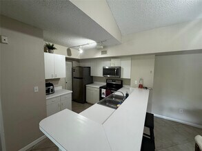2600 S University Dr in Fort Lauderdale, FL - Building Photo - Building Photo