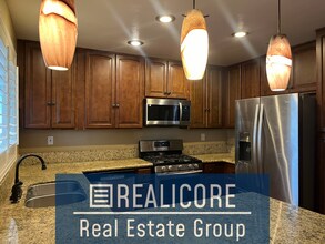 2521 W Buena Vista Dr in Rialto, CA - Building Photo - Building Photo