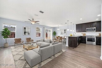 4118 Spring Park Cir in Jacksonville, FL - Building Photo - Building Photo