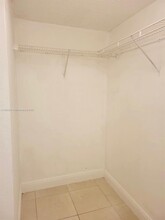 4205 N University Dr in Sunrise, FL - Foto de edificio - Building Photo