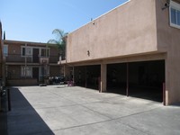 2067 E Shaw Ave in Fresno, CA - Building Photo - Building Photo