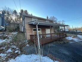 3790 Redbud Dr in Northampton, PA - Building Photo