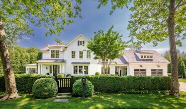 42 Huntting Ave in East Hampton, NY - Building Photo - Building Photo