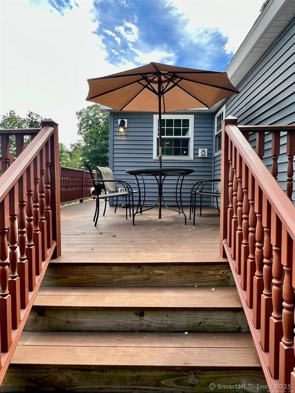701 Lovely St in Avon, CT - Building Photo - Building Photo