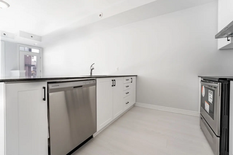557 Takamose Private in Ottawa, ON - Building Photo - Building Photo