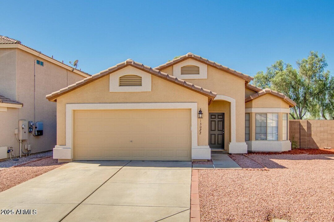13022 N 130th Ln in El Mirage, AZ - Building Photo