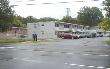 The Courts at Belvoir in Fort Belvoir, VA - Building Photo - Building Photo