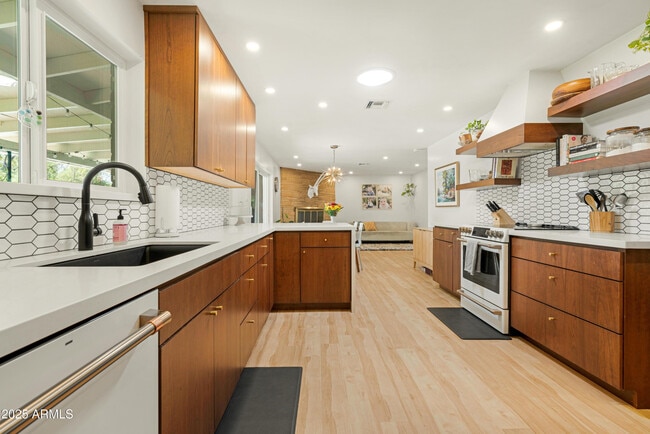 1021 W Las Palmaritas Dr in Phoenix, AZ - Building Photo - Building Photo