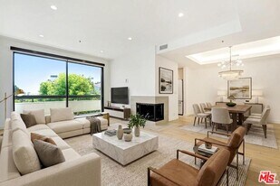 2112 Century Park Ln in Los Angeles, CA - Building Photo