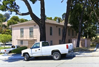 Potrero Terrace in San Francisco, CA - Building Photo - Building Photo