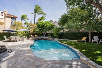 586 Breckenridge Pl in Simi Valley, CA - Foto de edificio - Building Photo