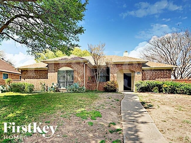 property at 936 Bluffview Dr