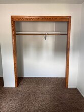 2124 E Divide Ave in Bismarck, ND - Building Photo - Building Photo