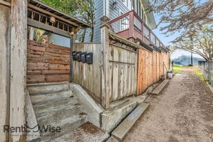 132 Mullen Ave in San Francisco, CA - Foto de edificio - Building Photo