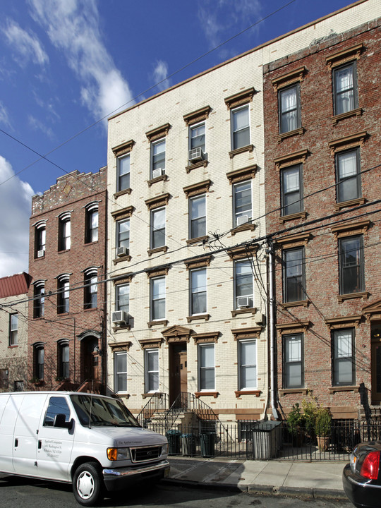 204 Park Ave in Hoboken, NJ - Foto de edificio