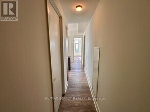 11 Yorkville Ave in Toronto, ON - Building Photo - Building Photo