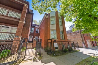 1545 W Addison St, Unit 1 in Chicago, IL - Building Photo - Building Photo