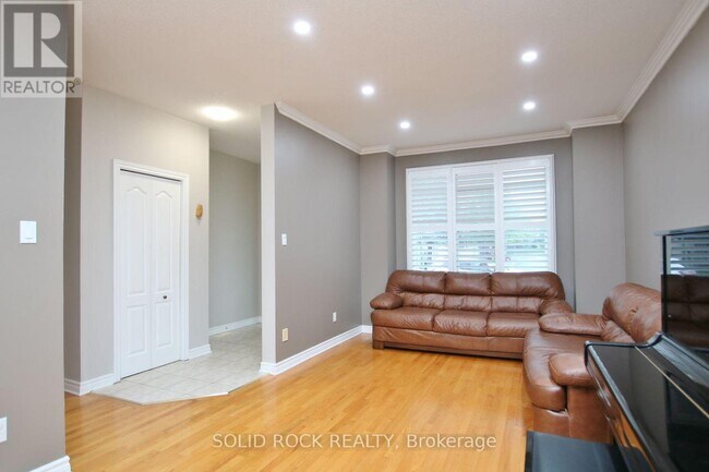 55 Gleeson Way in Ottawa, ON - Building Photo - Building Photo