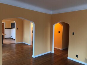 2462 Florian St, Unit 1 in Hamtramck, MI - Foto de edificio - Building Photo