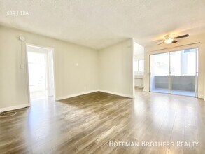 981 Elden Ave, Unit 4 in Los Angeles, CA - Building Photo - Building Photo