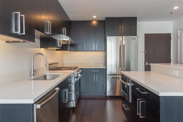 property at 1100 Maxwell Ln