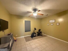 619 Olmstead Dr in Hinesville, GA - Foto de edificio - Building Photo