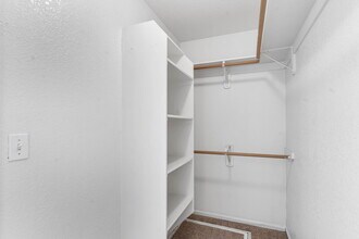 2404 Celtic Ct, Unit #B in Canon City, CO - Foto de edificio - Building Photo