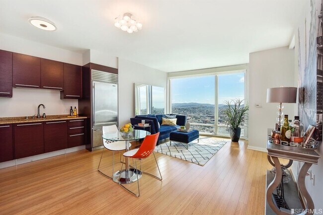 425 1st St in San Francisco, CA - Foto de edificio - Building Photo