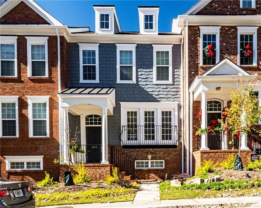 2286 Limehurst Dr in Atlanta, GA - Building Photo