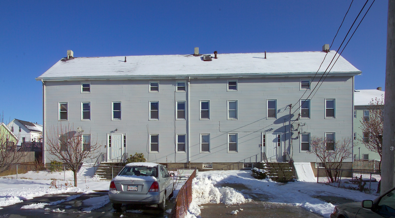 37-45 Plain St in Fall River, MA - Foto de edificio