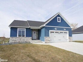 2505 N Terrace Dr in Webster City, IA - Building Photo